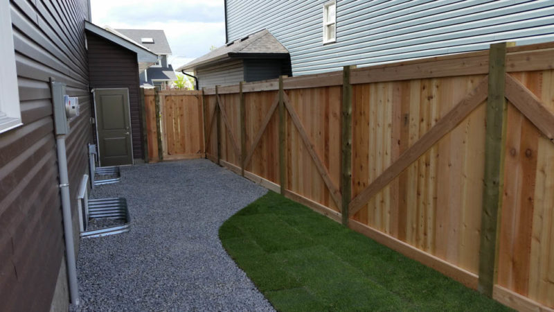 fence-builders-calgary-15